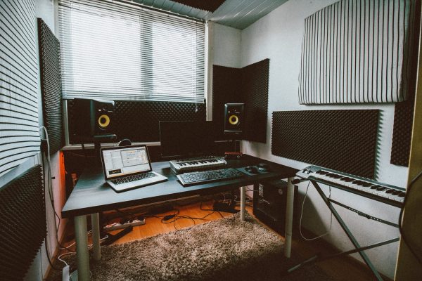 home studio where unlimited lease beats are made